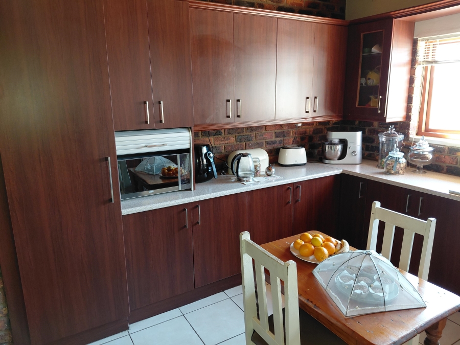 5 Bedroom Property for Sale in Heuwelkruin Eastern Cape
